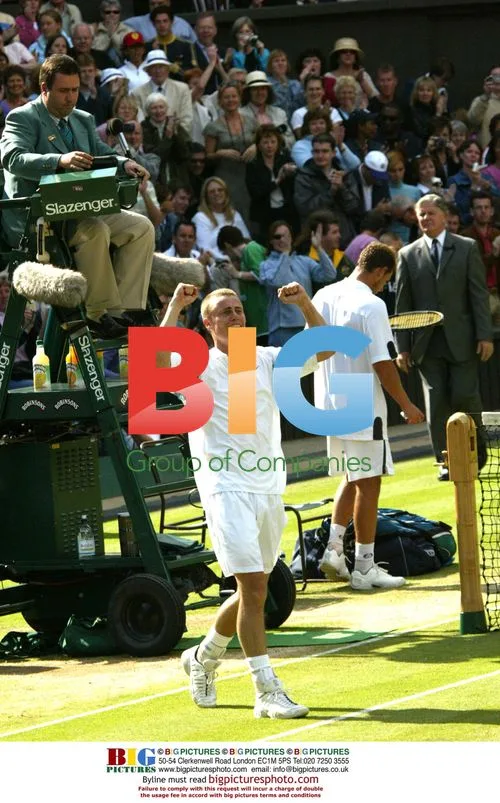 LLEYTON HEWITT victory cheer at Wimbledon 2002