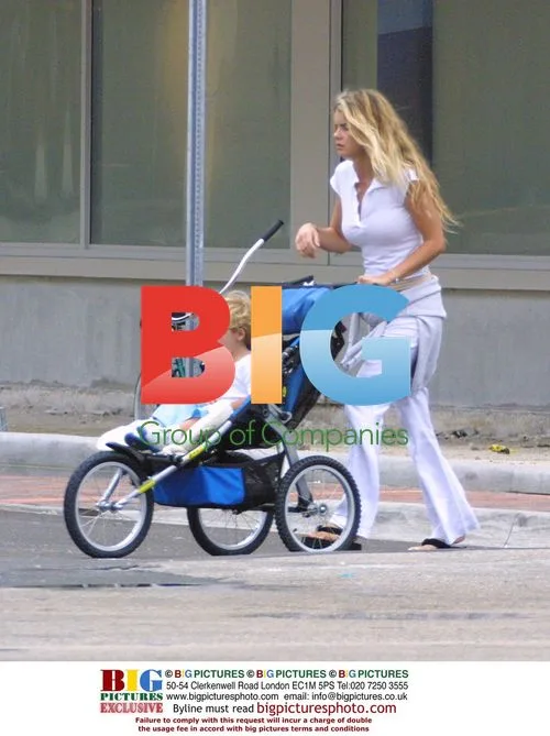 Samatha Torres out shopping with son in Miami