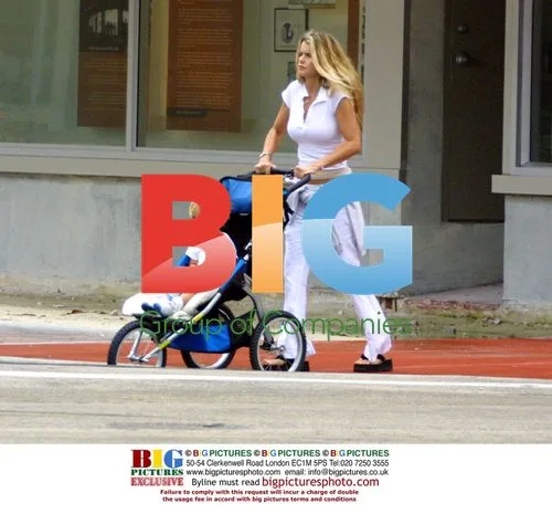Samatha Torres shopping with son in Miami