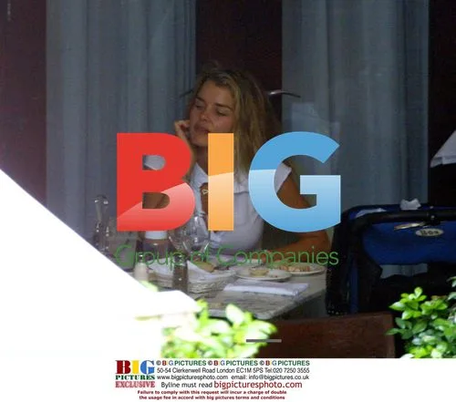Samatha Torres, Dean Cain's Wife, Shopping in Miami