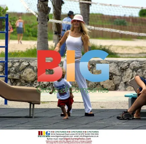 Samantha Torres out with son in Miami Beach