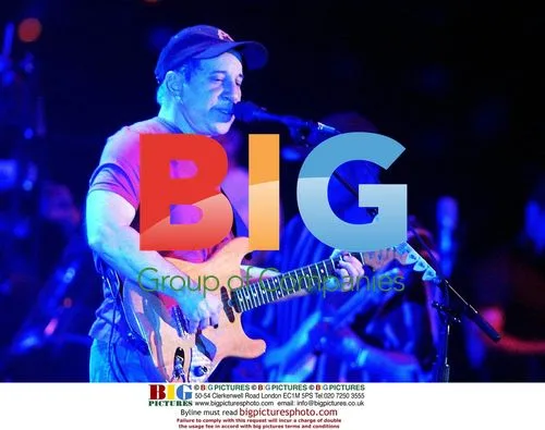 Paul Simon Performs in Rotterdam