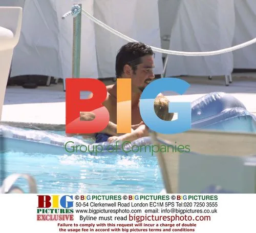 Dean Cain and Family Relax on Miami Beach
