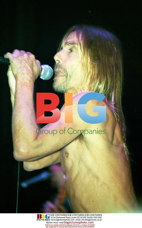 Iggy Pop Performs Shirtless in London