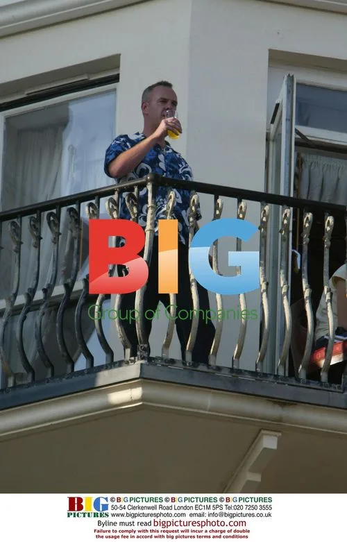 DJ Fat Boy Slim Looks Down on Fans