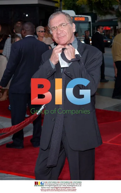 Sidney Pollack at "K-19: The Widowmaker" premiere