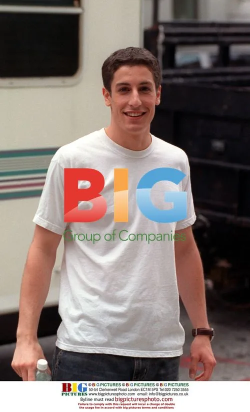 Jason Biggs on set of "Anything Else"