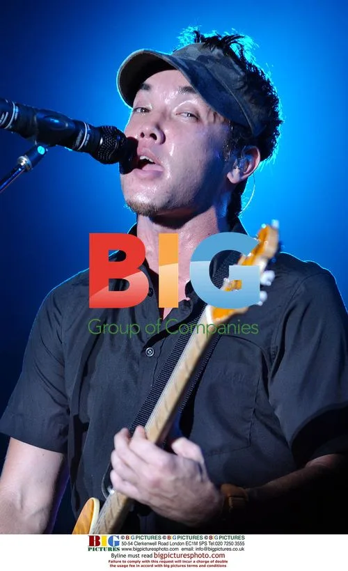 Doug Robb of Hoobastank at Downtown Rocks