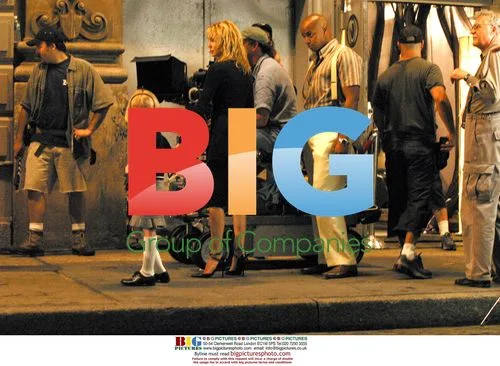 Dakota Fanning, Heather Locklear, and Donald Faison on "Molly Gunn" set