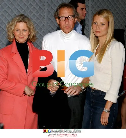 Gwyneth Paltrow at "Austin Powers" premiere