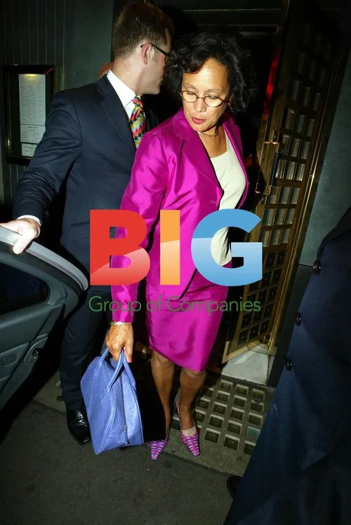 Morgan Freeman and Wife Leave Restaurant