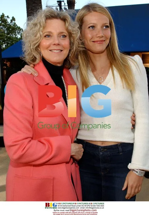 Gwyneth Paltrow and Blythe Danner at 'Austin Powers' Premiere