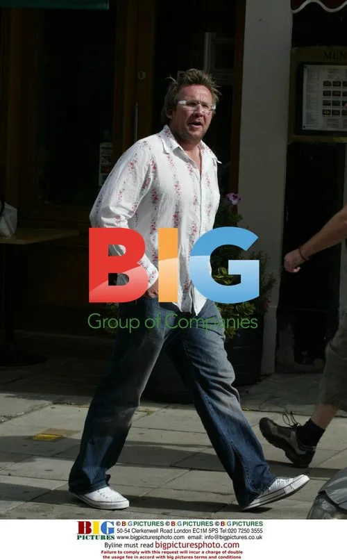 Big Brother 3's Sandy Cumming at London Pub