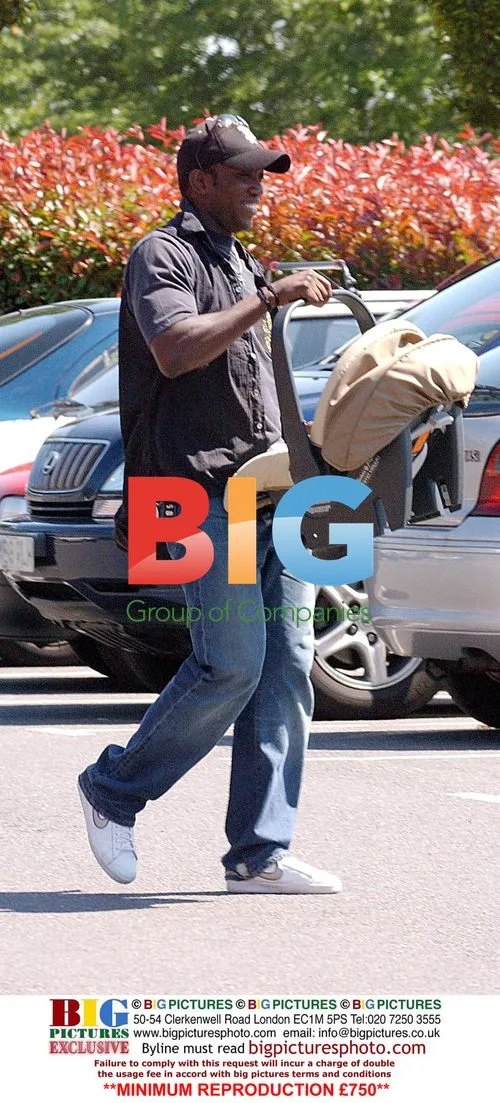 Jordan Spotted with Son and Father
