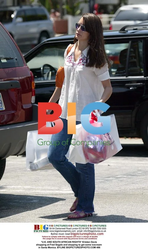 Kristen Davis shopping in Santa Monica