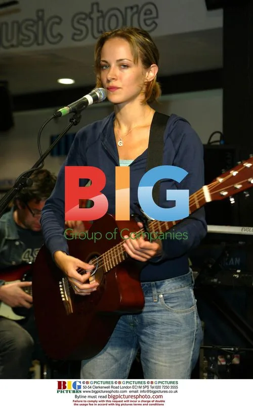 Gemma Hayes plays live at HMV