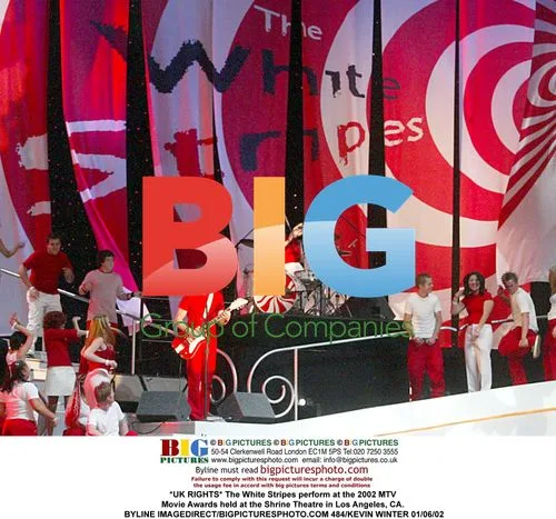 The White Stripes perform at MTV Movie Awards 2002