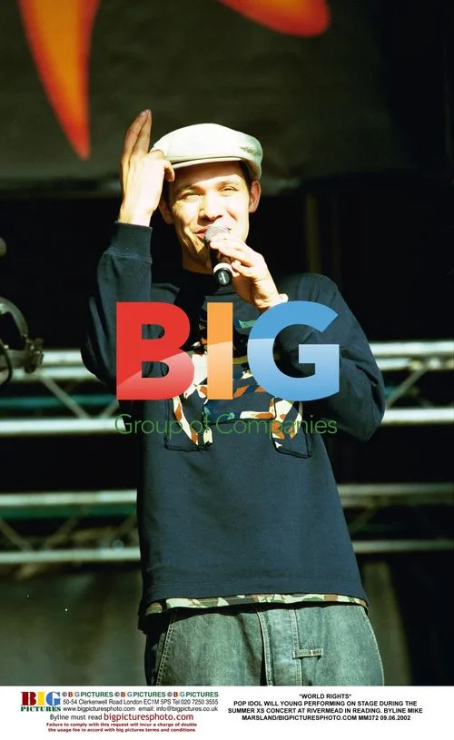 Pop Idol Will Young Performing in Reading
