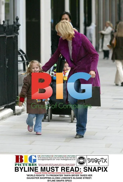 TV Presenter Tanya Bryer and Daughter Shopping