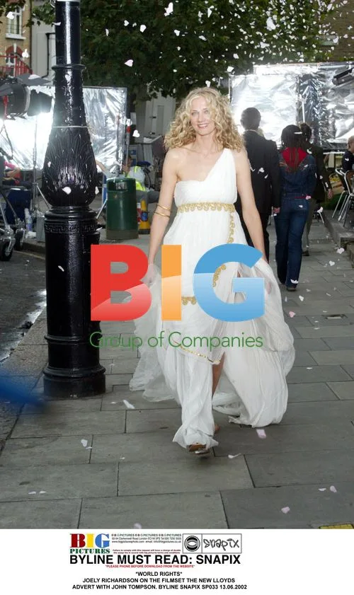 Joely Richardson on the Filmset