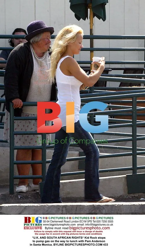 Kid Rock and Pamela Anderson Grab Lunch