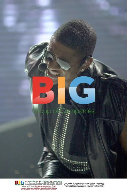 USHER performs at Post Gazette Pavilion