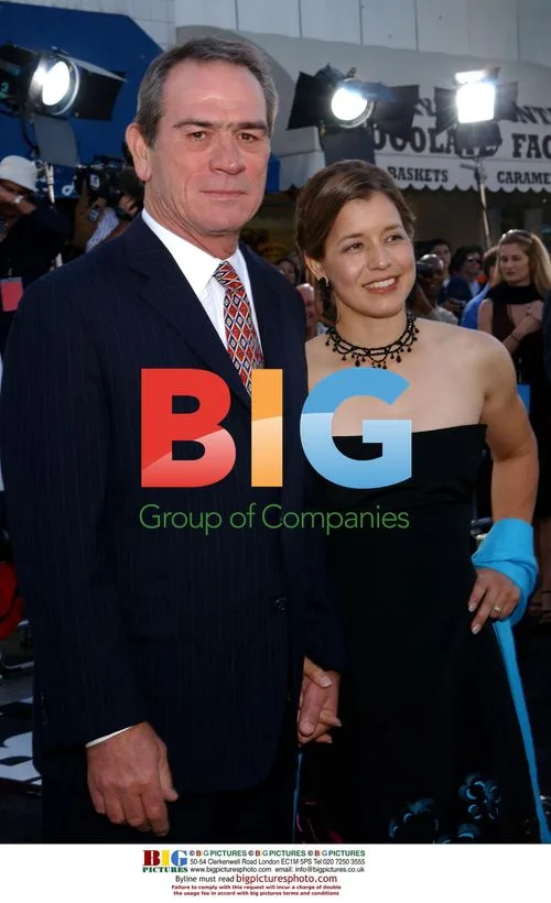 Dawn and Tommy Lee Jones at Men in Black II Premiere