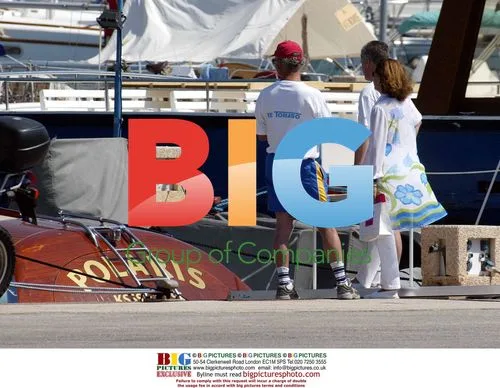The Queen of Sweden Leaves Boat After Breakdown