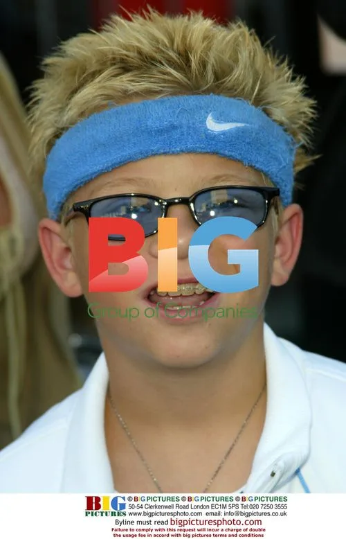 JONATHAN LIPNICKI at 'Men In Black 2' Premiere