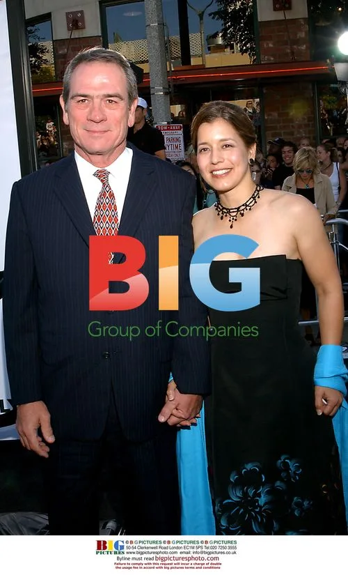 Dawn and Tommy Lee Jones at 'Men in Black II' Premiere