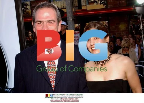 Dawn and Tommy Lee Jones at 'Men in Black II' Premiere