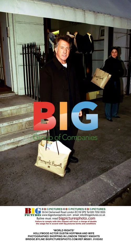 Dustin Hoffman and wife shopping in London