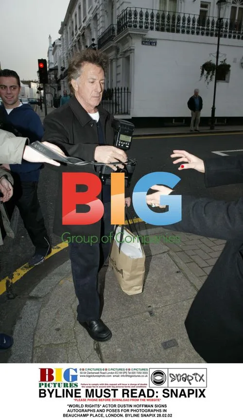 Dustin Hoffman Signing Autographs in London