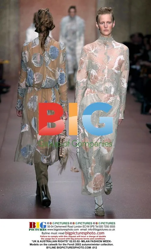 Fendi 2002 Autumn/Winter Fashion Show