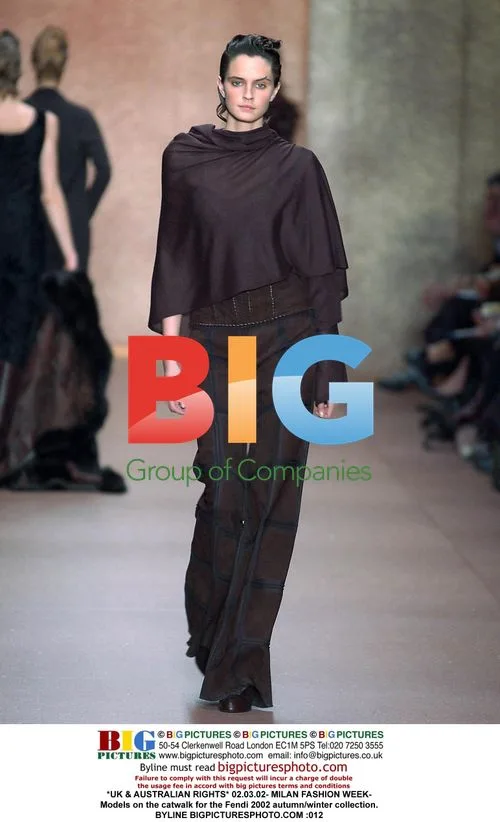 Fendi 2002 AW Collection Runway