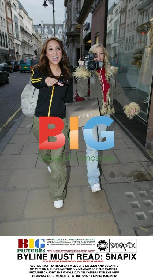 HEAR'SAY Members Myleen and Suzanne Shopping