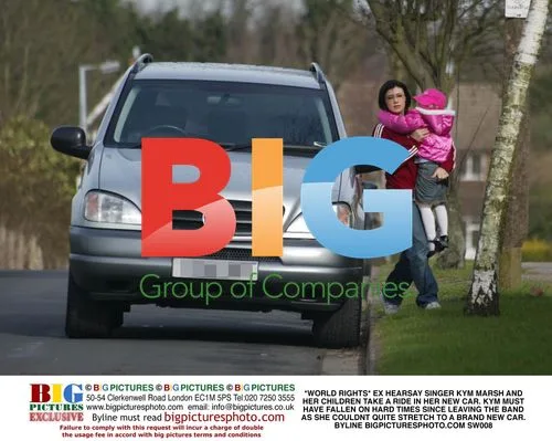 Kym Marsh and Kids in New Car