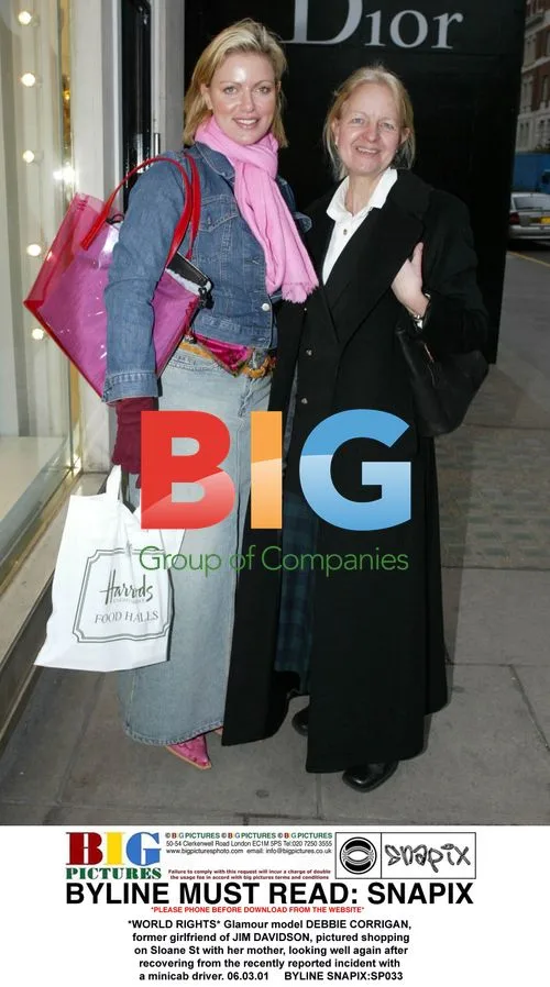 Glamour model DEBBIE CORRIGAN shopping in London
