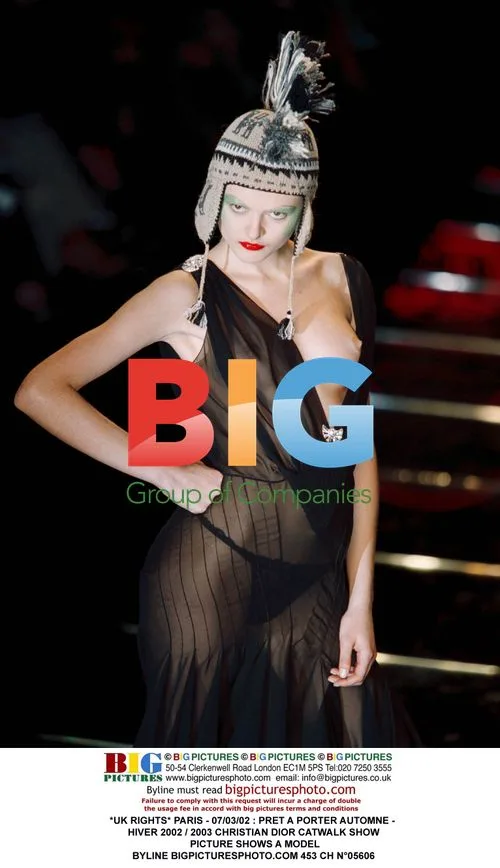 Christian Dior Fall-Winter 2002/2003 Catwalk Show