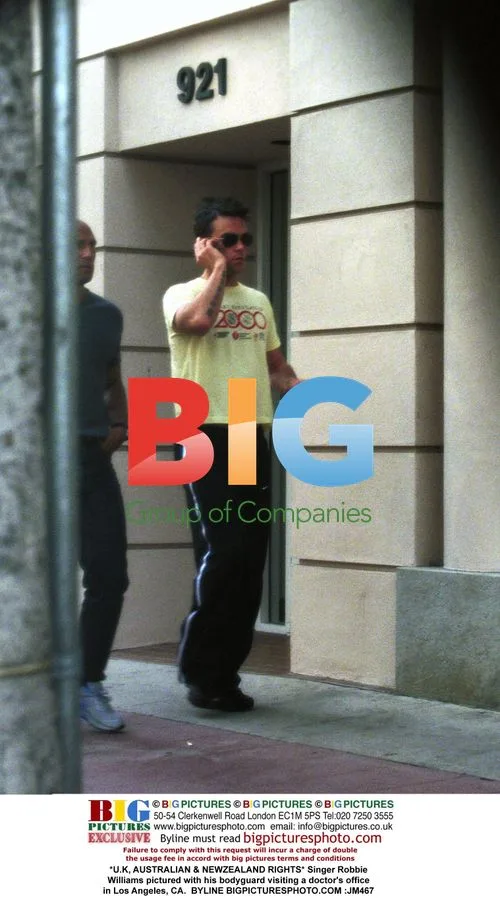 Robbie Williams Visits LA Doctor
