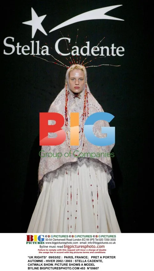 Stella Cadente Autumn-Winter 2002/2003 Fashion Show