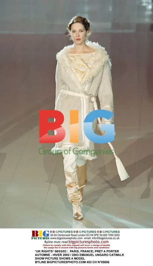 Emanuel Ungaro Autumn/Winter 2002 Runway Show