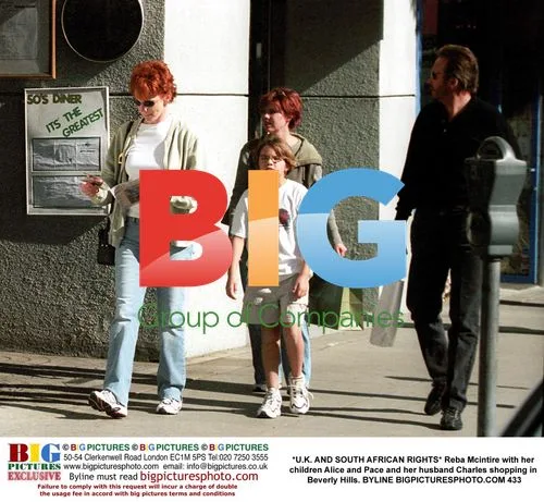 Reba Mcintire and Family Shop in Beverly Hills