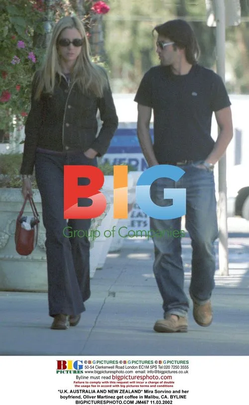 Mira Sorvino and Oliver Martinez get coffee in Malibu