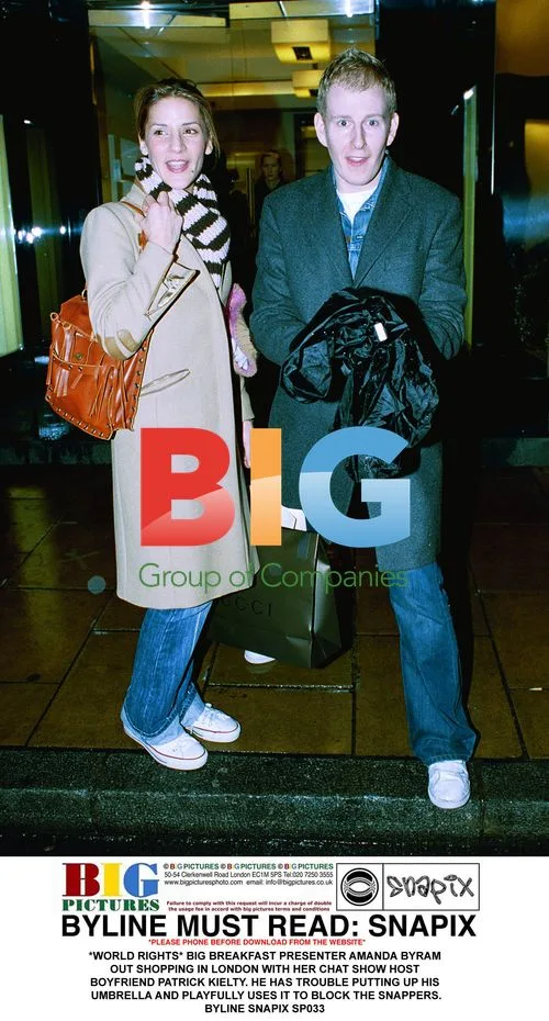 AMANDA BYRAM and PATRICK KIELTY out shopping in London