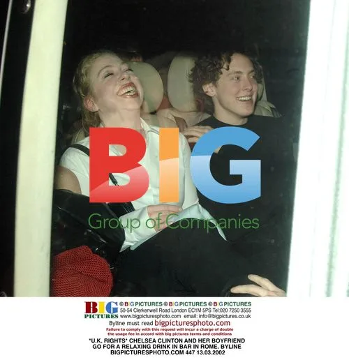Chelsea Clinton and Boyfriend Relax in Rome Bar