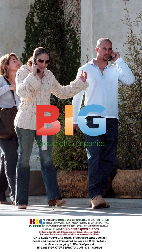 J.Lo and Chris Judd Shopping