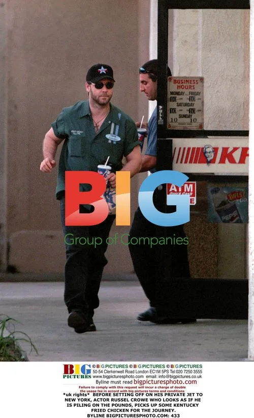 Russel Crowe Gets KFC Before Private Jet Trip
