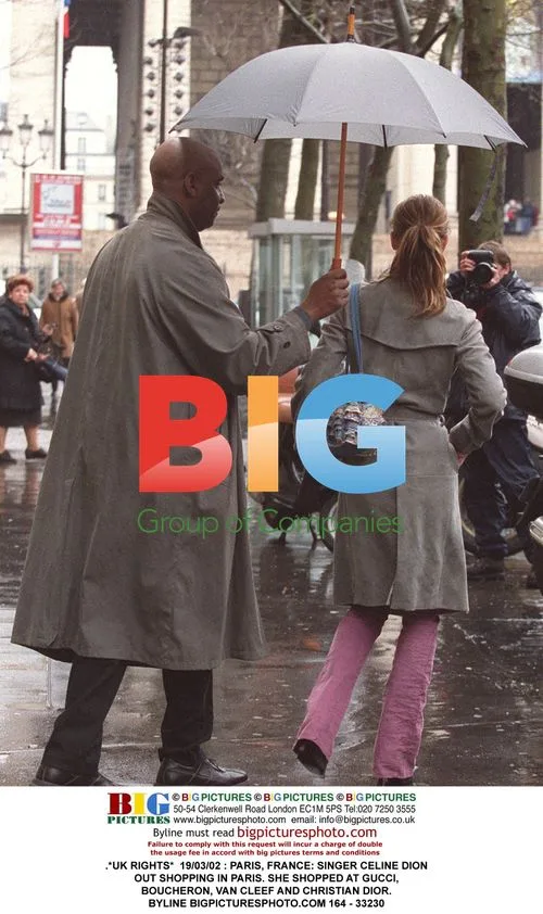 Celine Dion Shopping in Paris