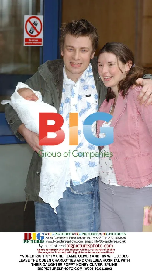TV Chef Jamie Oliver and Family Leave Hospital